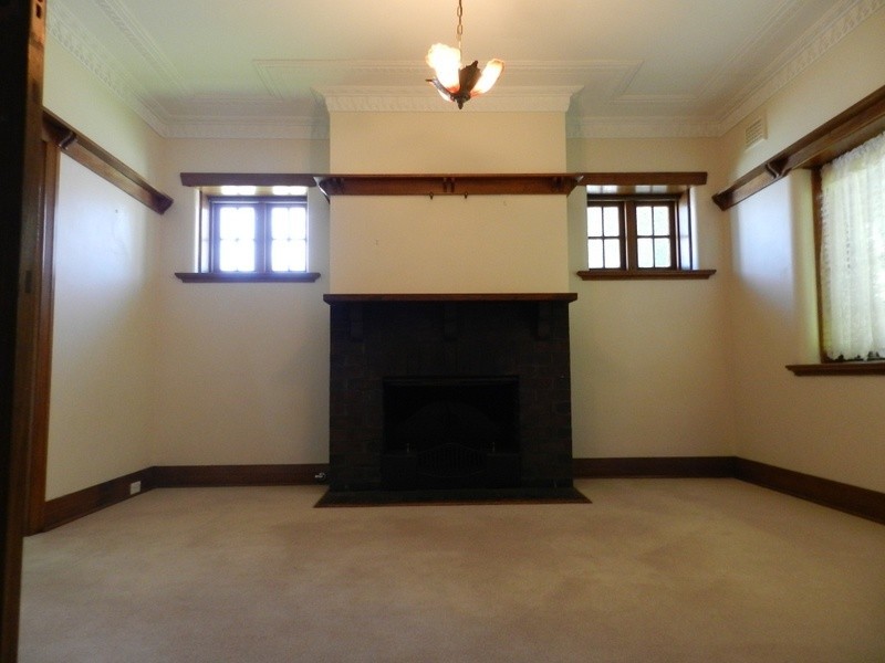 19 Robertson Street, Crookwell NSW 2583