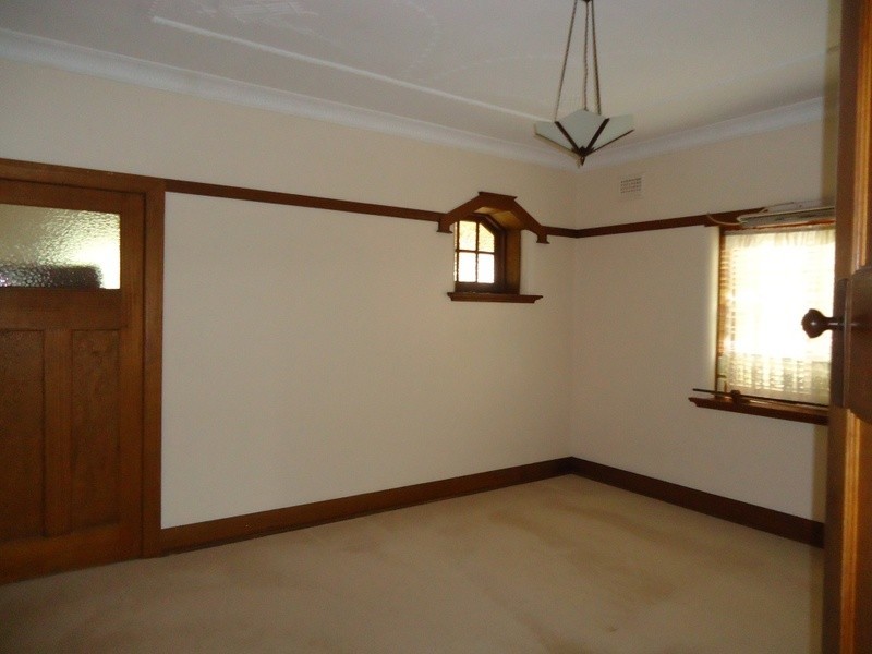 19 Robertson Street, Crookwell NSW 2583