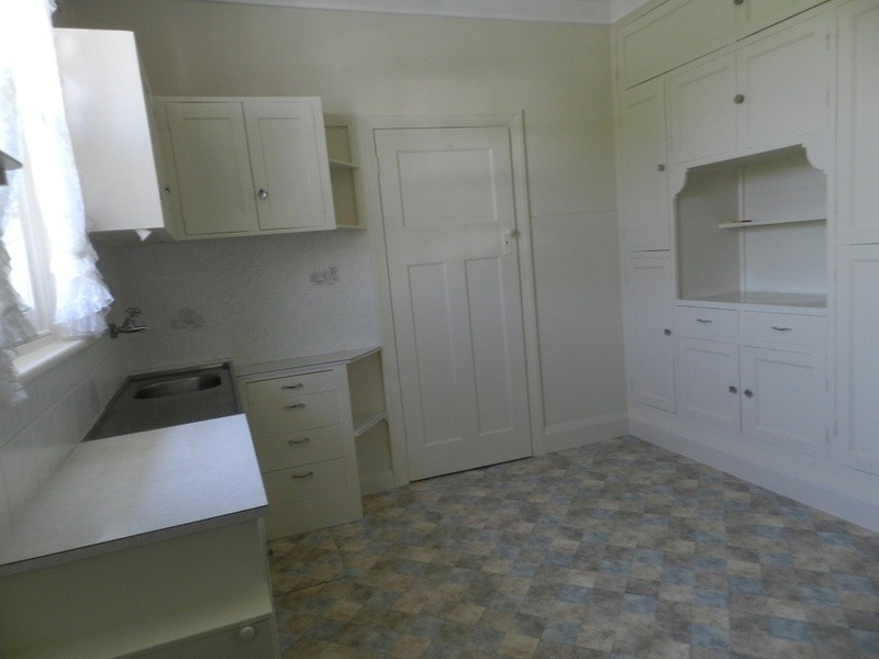 19 Robertson Street, Crookwell NSW 2583