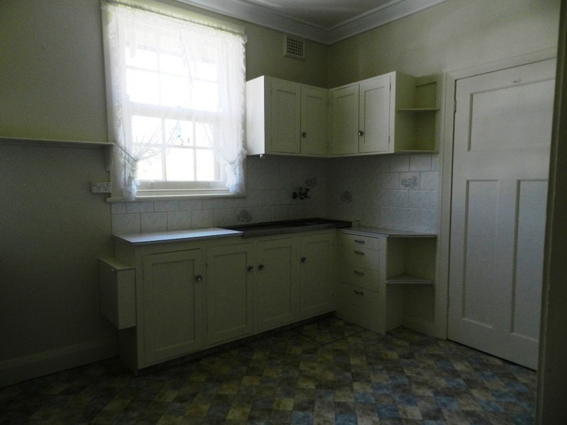 19 Robertson Street, Crookwell NSW 2583