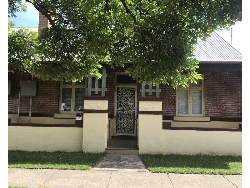 8 Lithgow Street, Goulburn NSW 2580