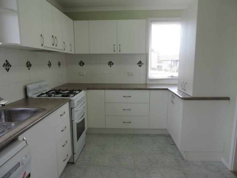 3 Strathallen Crescent, Goulburn NSW 2580