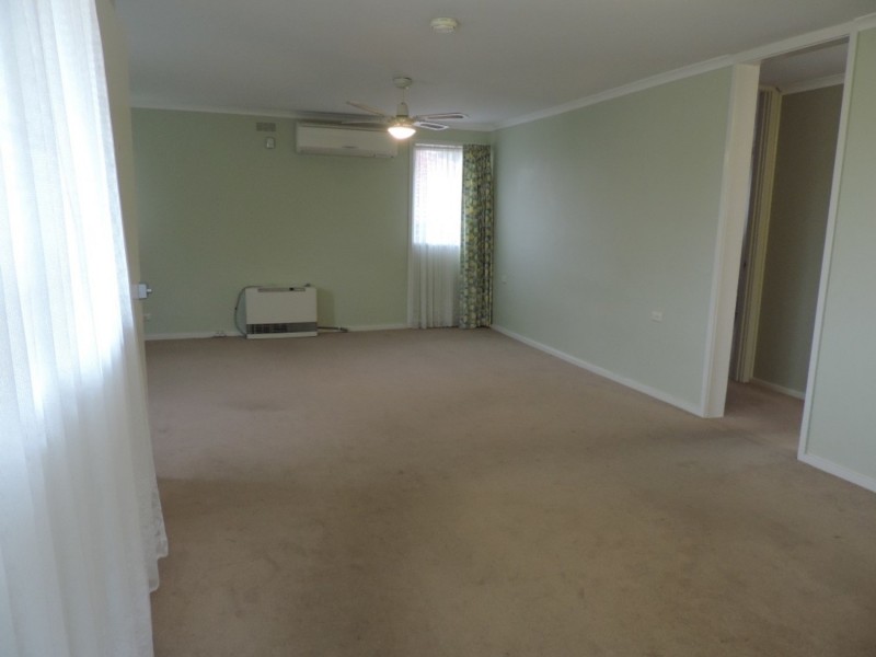 3 Strathallen Crescent, Goulburn NSW 2580