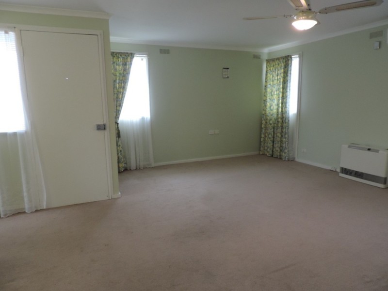 3 Strathallen Crescent, Goulburn NSW 2580