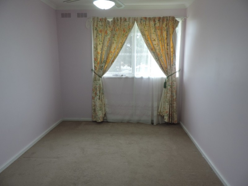 3 Strathallen Crescent, Goulburn NSW 2580