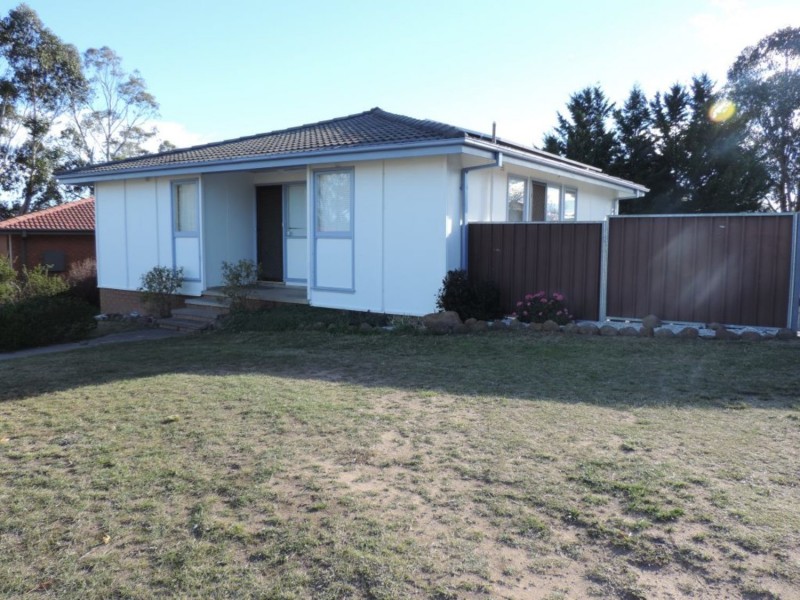 3 Strathallen Crescent, Goulburn NSW 2580