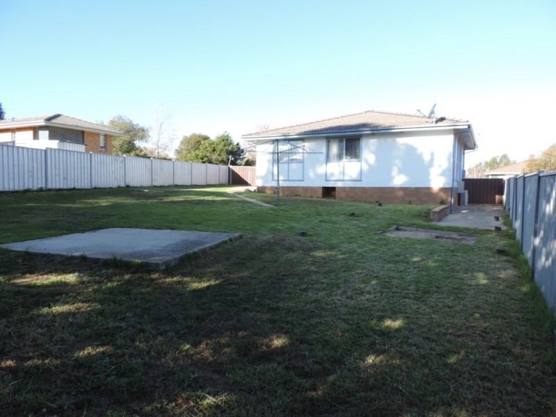 3 Strathallen Crescent, Goulburn NSW 2580
