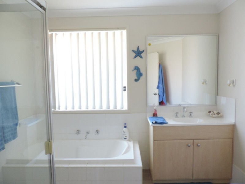 31 Crestwood Drive, Goulburn NSW 2580
