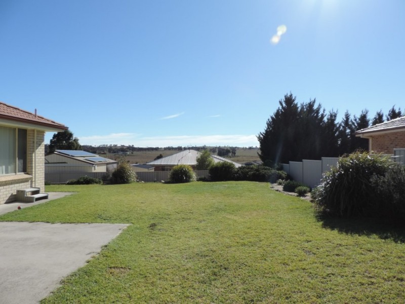 31 Crestwood Drive, Goulburn NSW 2580