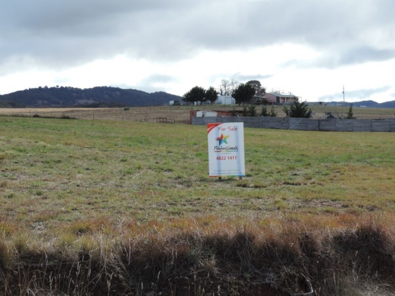 22-24  Rosebery Street, Tarago NSW 2580