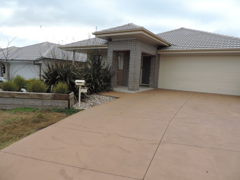 11 Cohen Place, Goulburn NSW 2580