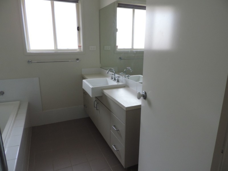 11 Cohen Place, Goulburn NSW 2580