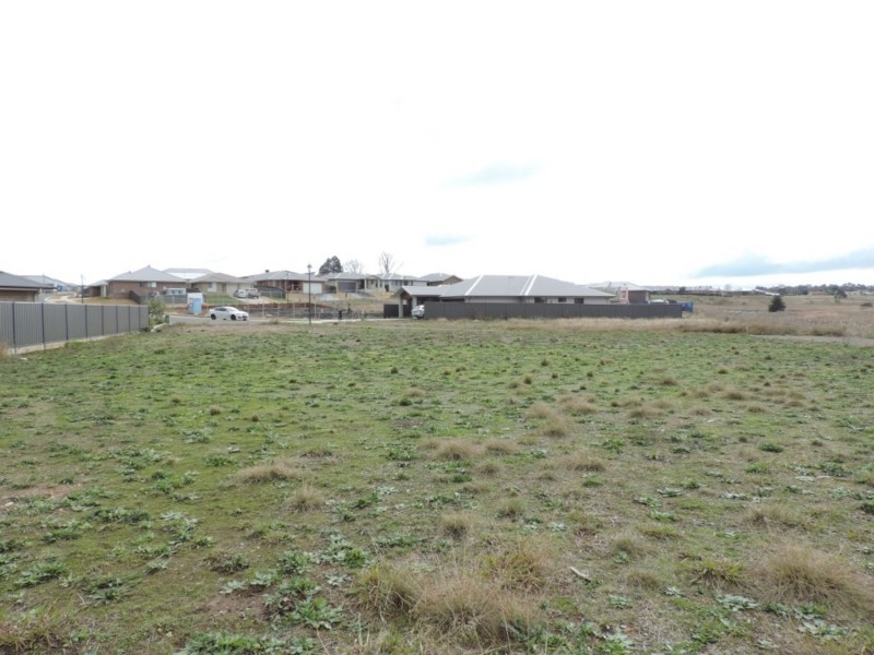 92 Mewburn Drive, Goulburn NSW 2580