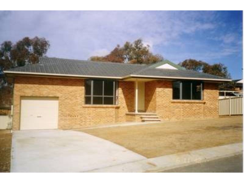 6 Ivy Lea Place, Goulburn NSW 2580