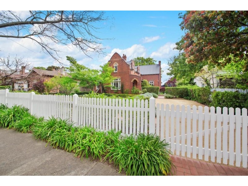 11 Hurst Street, Goulburn NSW 2580