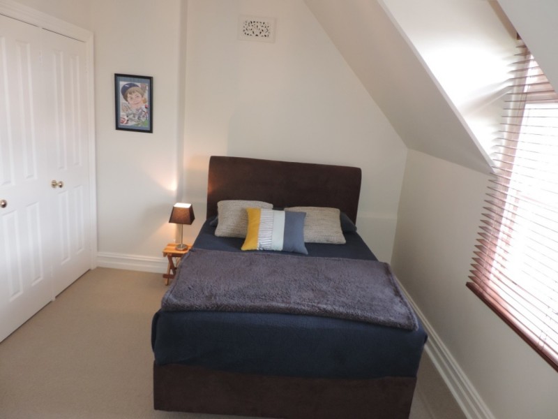 11 Hurst Street, Goulburn NSW 2580