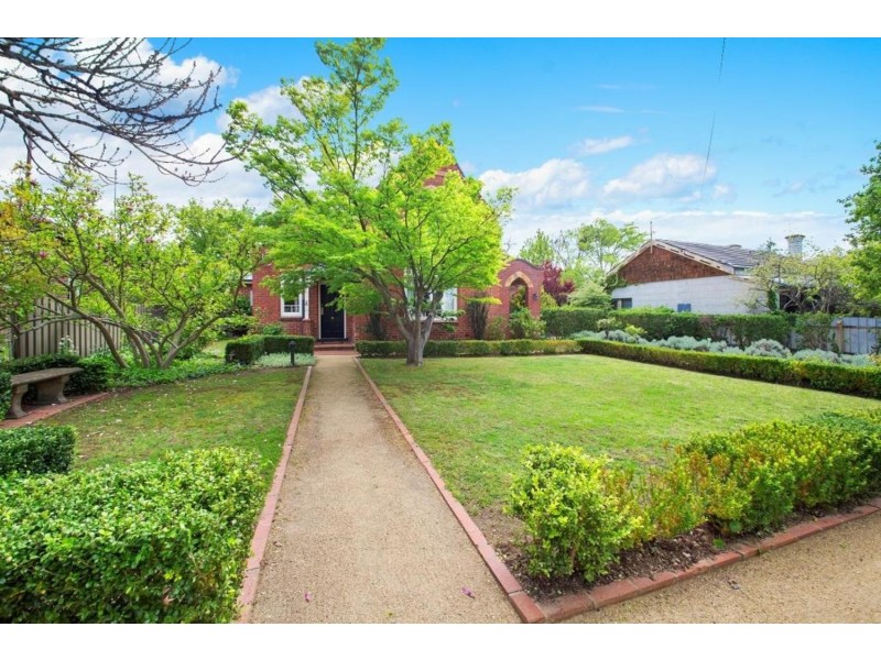 11 Hurst Street, Goulburn NSW 2580