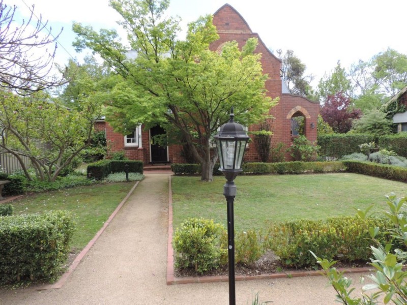 11 Hurst Street, Goulburn NSW 2580