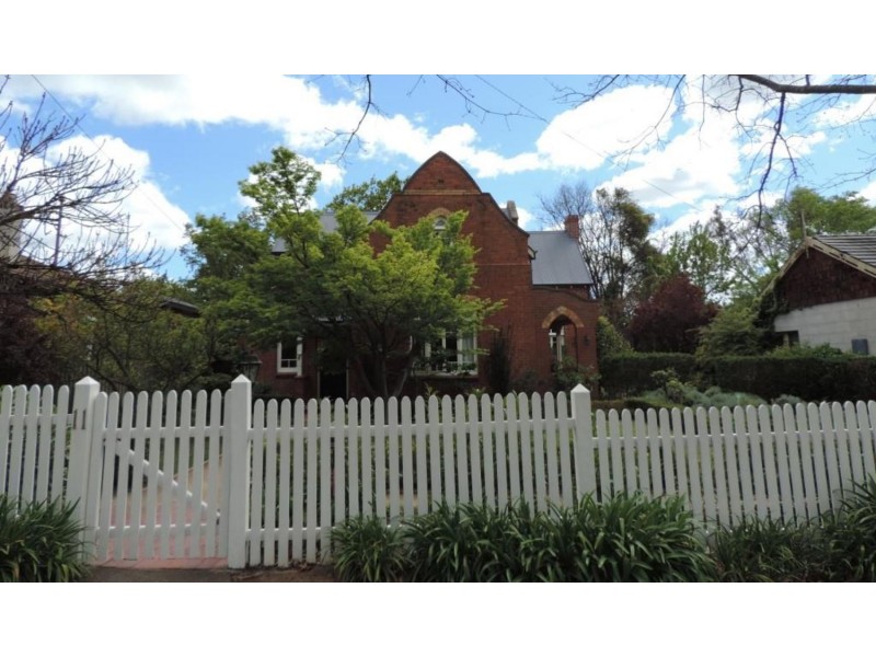 11 Hurst Street, Goulburn NSW 2580