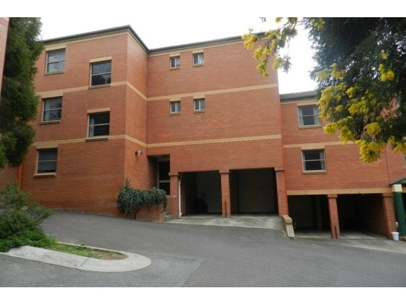 2/33 Ottiwell Street, Goulburn NSW 2580