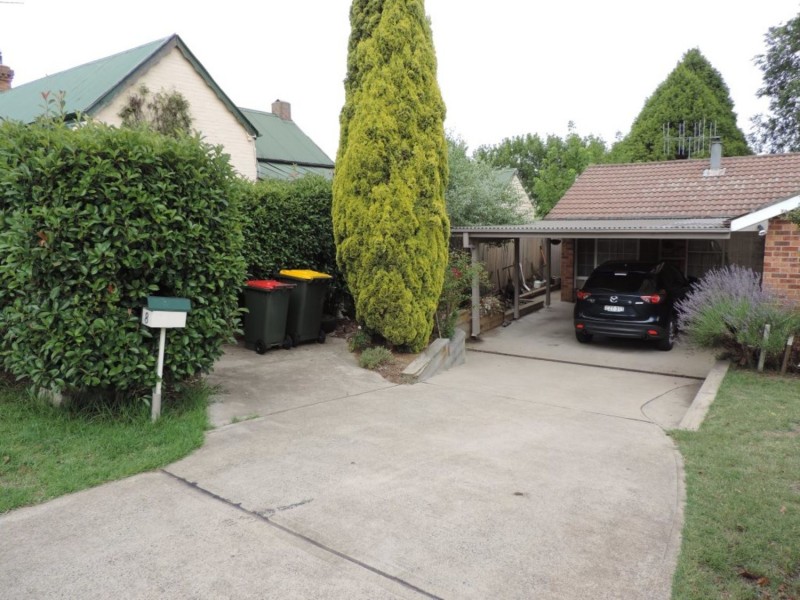 8 Emma Street, Goulburn NSW 2580