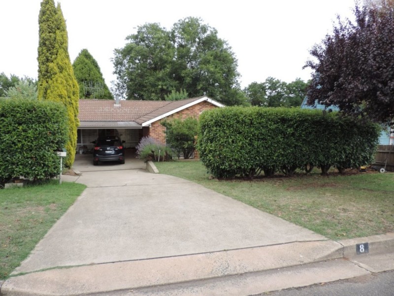 8 Emma Street, Goulburn NSW 2580