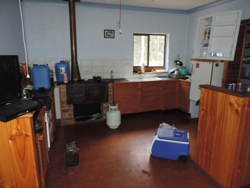 391 Rocklilly Road, Wombeyan Caves NSW 2580
