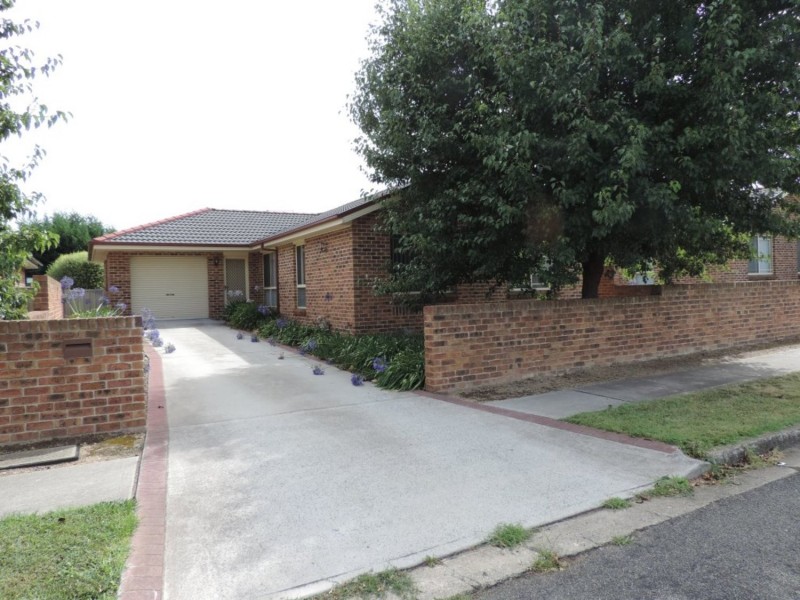 8 Brownhill Street, Goulburn NSW 2580