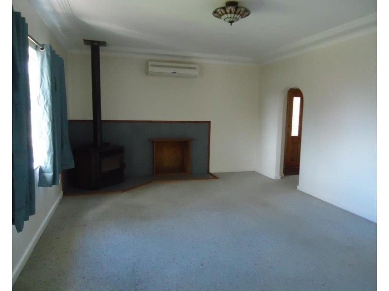 9 Stephenson Street, Crookwell NSW 2583