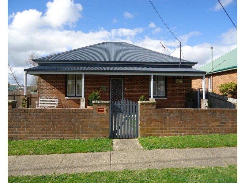 6 Robertson Street, Crookwell NSW 2583