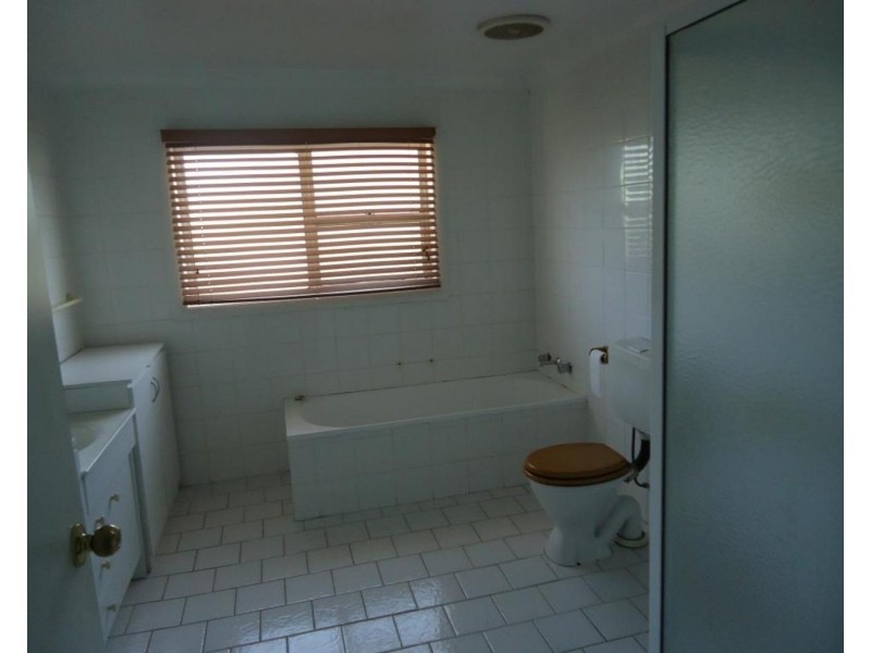 6 Robertson Street, Crookwell NSW 2583