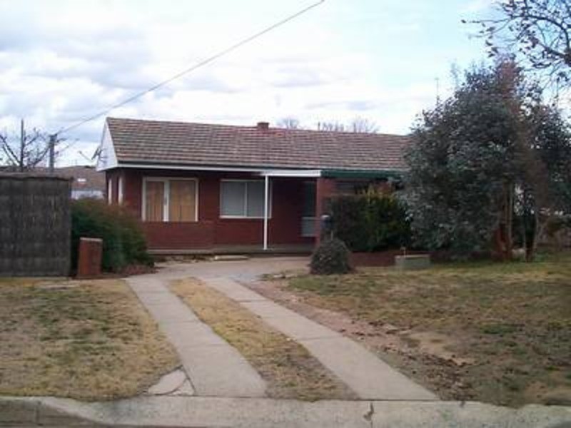 8 Pitt Street, Goulburn NSW 2580