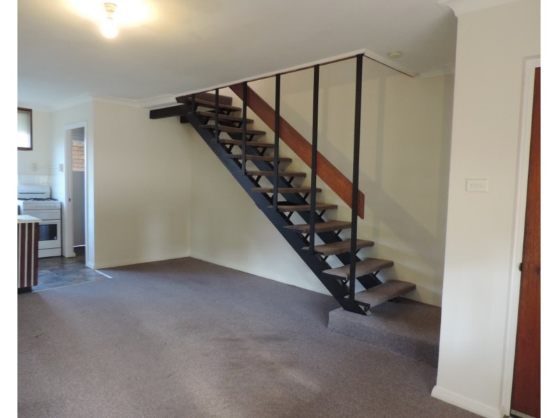 2/137 Cowper Street, Goulburn NSW 2580