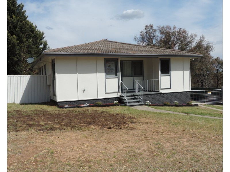 14 Strathallen Crescent, Goulburn NSW 2580