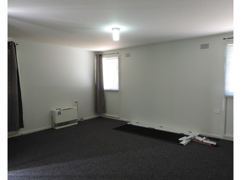 14 Strathallen Crescent, Goulburn NSW 2580