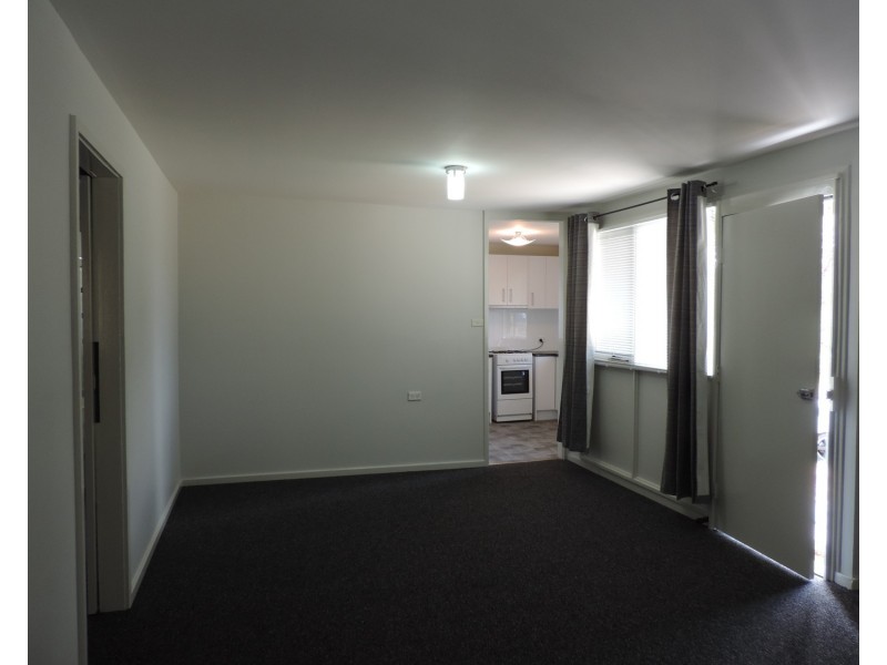 14 Strathallen Crescent, Goulburn NSW 2580