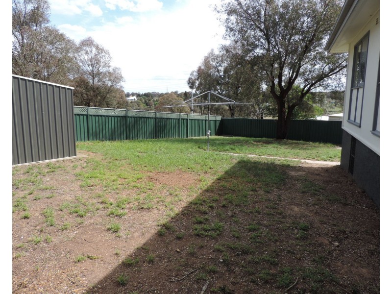 14 Strathallen Crescent, Goulburn NSW 2580
