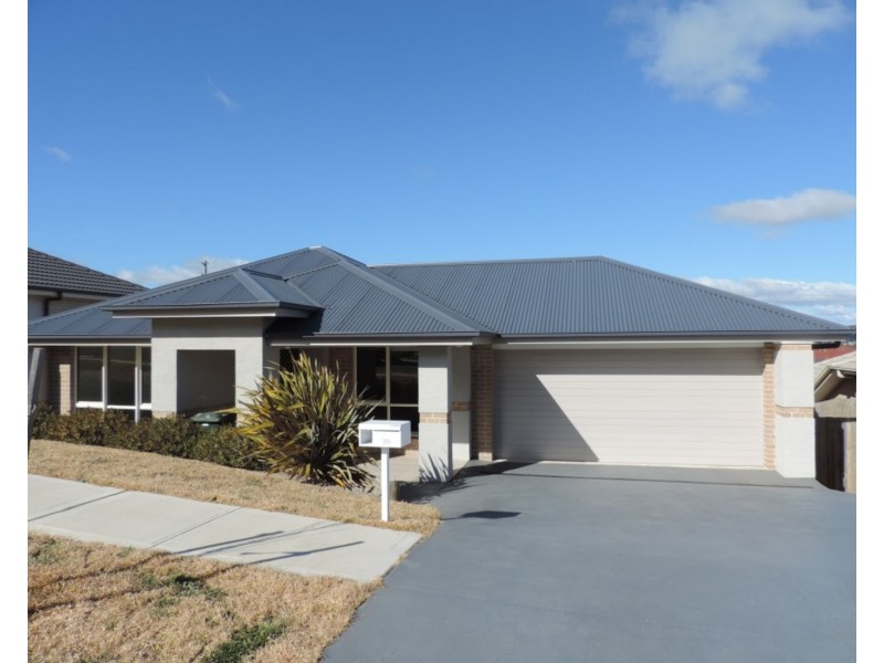 20 Walsh Drive, Goulburn NSW 2580