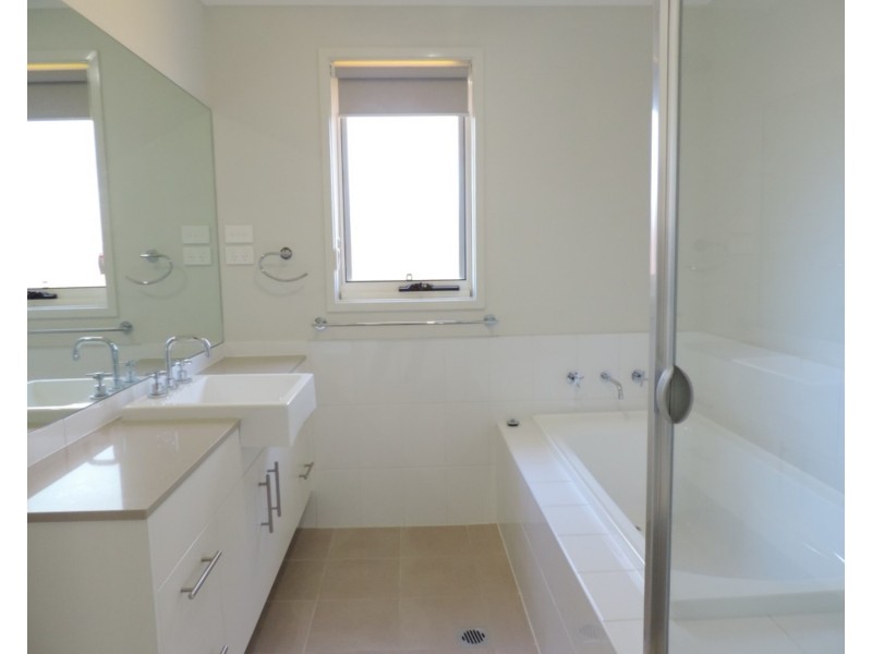 20 Walsh Drive, Goulburn NSW 2580