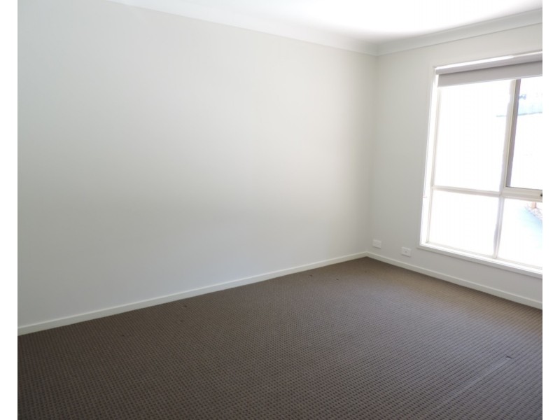 20 Walsh Drive, Goulburn NSW 2580