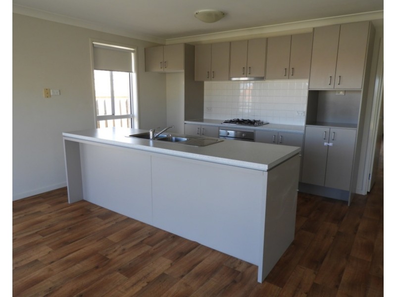 16 Stombuco Place, Goulburn NSW 2580