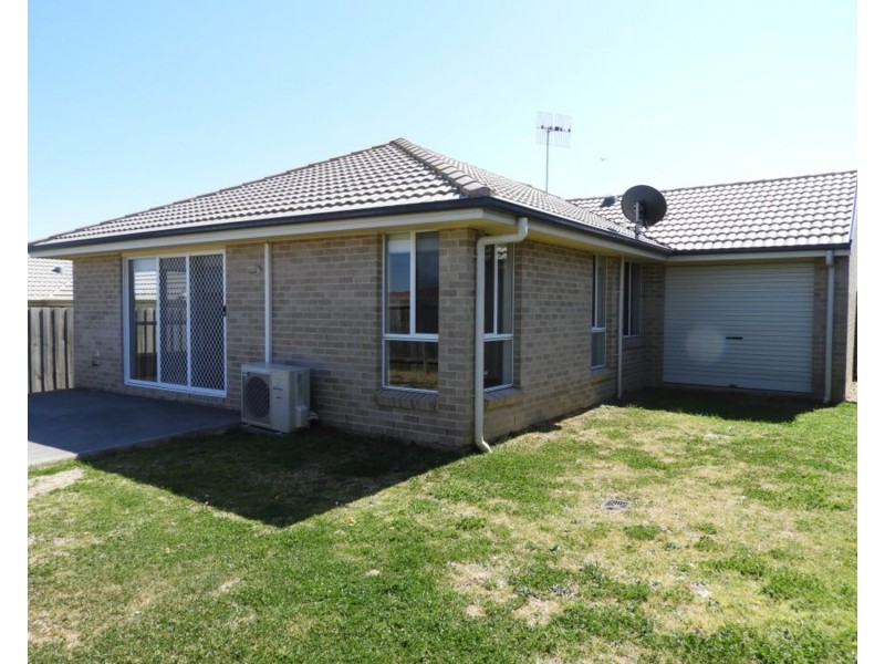16 Stombuco Place, Goulburn NSW 2580