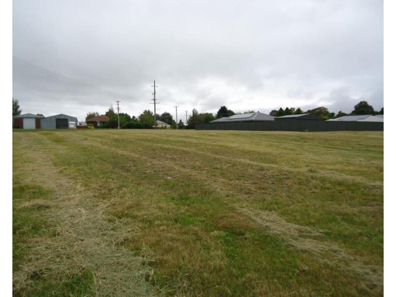 7 Graham Crescent, Crookwell NSW 2583