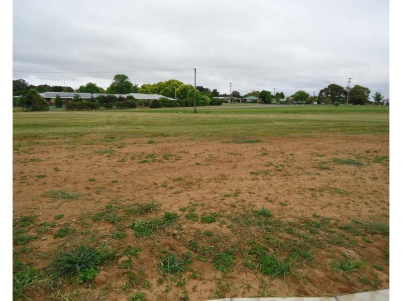 11 Graham Crescent, Crookwell NSW 2583