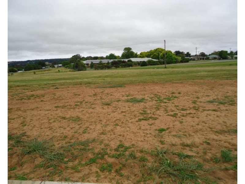 11 Graham Crescent, Crookwell NSW 2583