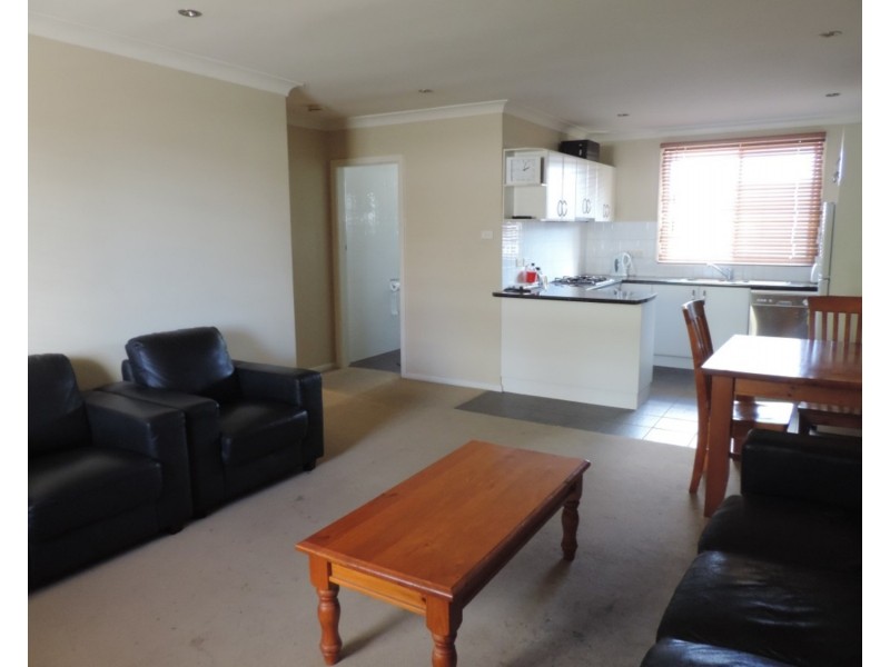 2/8 Cowper Street, Goulburn NSW 2580