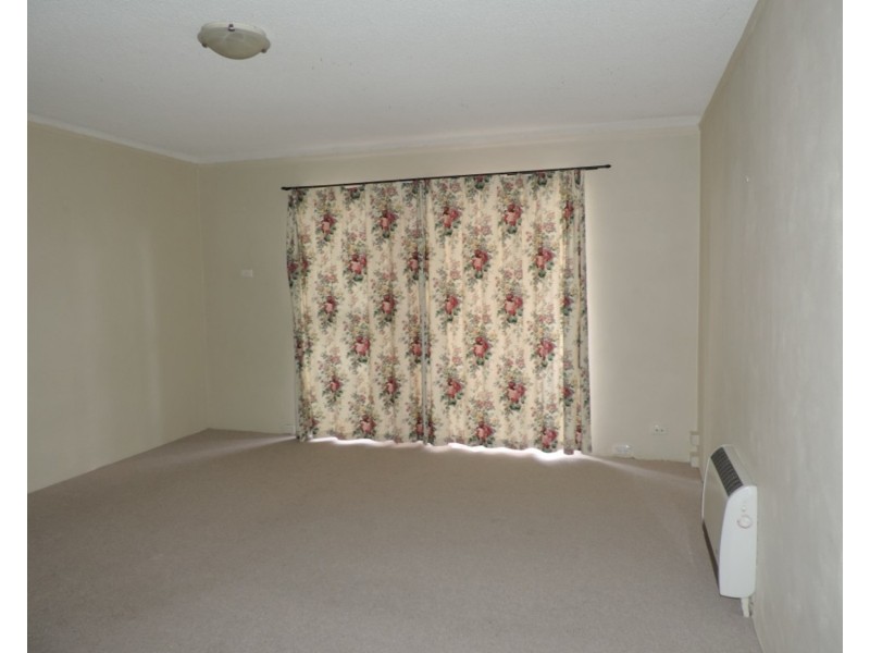 1/2 Albion Street, Goulburn NSW 2580