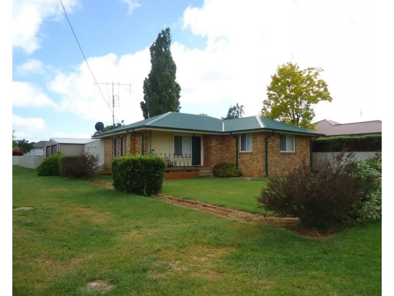 22 Crown Street, Crookwell NSW 2583