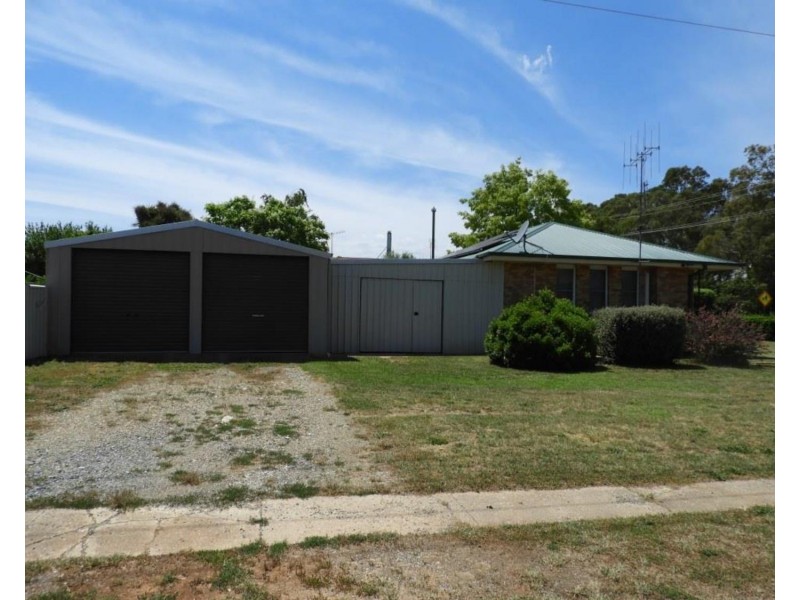 22 Crown Street, Crookwell NSW 2583