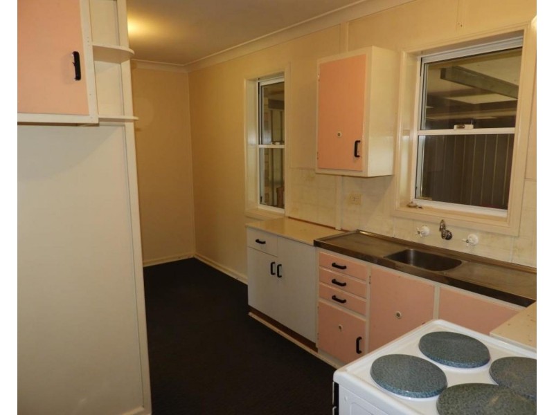 22 Crown Street, Crookwell NSW 2583